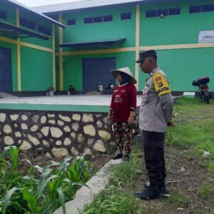 Bhabinkamtibmas Montong Are Dukung Petani Jagung Perkuat Ketahanan Pangan