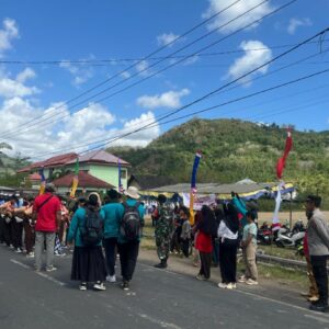 Lomba Gerak Jalan HUT RI ke-80 Meriah di Sekotong, Lombok Barat