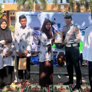 Satlantas dan Astra Motor Edukasi Safety Riding di MAN 2 Lombok Barat