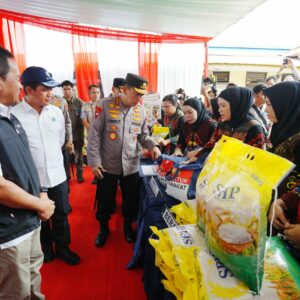 Kapolri Tinjau GPM di Kalbar, 310,25 ton beras SPHP telah Polri distribusikan