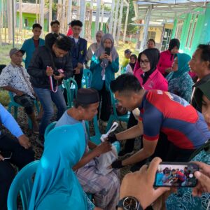 Polres Lombok Utara Gelar Gowes Kamtibmas, Bakti Kesehatan, dan Bakti Sosial di Desa Selengen