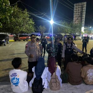 Patroli Gabungan Kryd, Polres Bima Kota Dan Kodim 1608 Bima Antisipasi Gangguan Kamtibmas