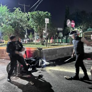 Respon laporan Masyarakat, Sat Samapta Polres Bima Kota Amankan 3 Pemuda Mabuk Bawa Sajam