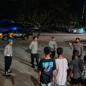 Polsek Rasanae Barat Gelar Patroli Blue Light, Jaga Kamtibmas Tetap Kondusif