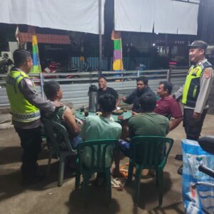 Polsek Seteluk Laksanakan Patroli Dialogis, Ajak Warga Antisipasi TPPO dan Jaga Kamtibmas