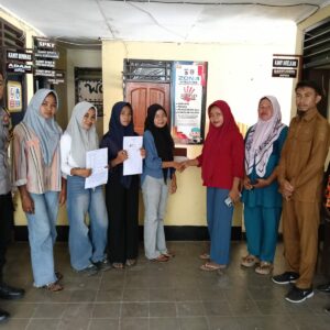 bhabinkamtibmas desa hu’u mediasi penyelesaian kasus pencemaran nama baik secara kekeluargaan