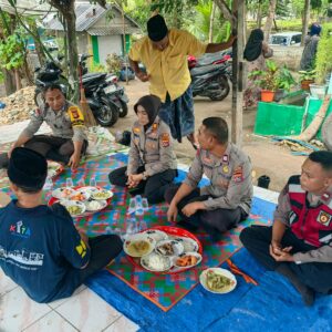 Kapolsek Pemenang Bersama Anggota Laksanakan Sambang Duka di Desa Pemenang Barat