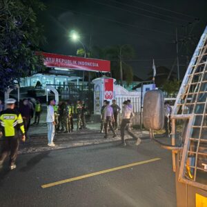 Polres Lombok Tengah Gelar Patroli Skala Besar Jaga Kamtibmas