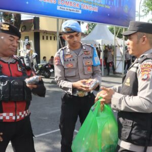 Jaga Stamina Personel, Polres Lombok Tengah Berikan Vitamin Jelang MotoGP 2025.
