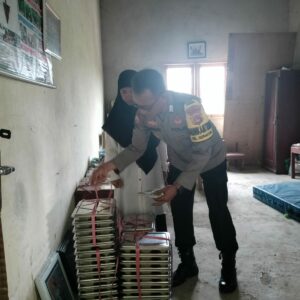 Bhabinkamtibmas Gerantung Lakukan Monitoring Distribusi Makanan Bergizi Gratis di Sekolah