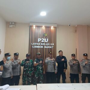 Polsek Kuripan dan TNI Gelar Patroli Gabungan di Desa Kuripan Utara