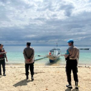 Polsek Sekotong Tingkatkan Patroli Wisata di Pantai Elak-Elak Lombok Barat
