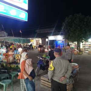 Patroli Dialogis Polsek Maluk, Tegaskan Komitmen Jaga Kamtibmas di Wilayah Pasir Putih