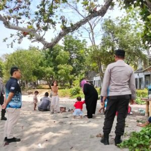 Patroli Polsek Batulayar Jaga Keamanan Wisata Senggigi Tetap Kondusif