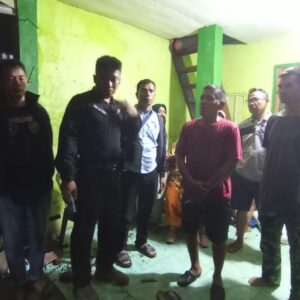 Kapolres Bima AKBP Eko Sutomo S.I.K.M.I.K., Terjun Langsung Memimpin Evakuasi Terduga Pelaku Penganiayaan dari Amukan Massa