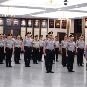 27 Pati Polri Naik Pangkat