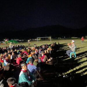 PEMBINAAN PESERTA PRAMUKA JAMBORE RANTING DI DESA MANEMENG, POLISI BERIKAN EDUKASI TERTIB LALU LINTAS