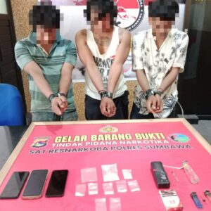 Polres Sumbawa Bekuk Tiga Pria Terduga Pengedar dan Pengguna Sabu di Sebuah Kos