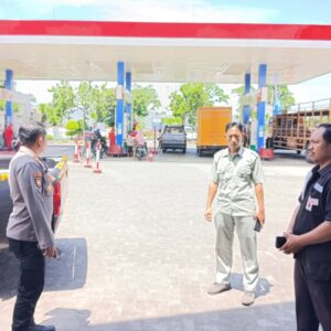 Polsek Gerung Intensifkan Patroli SPBU dan Perkantoran di Lombok Barat