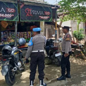 Polsek Sekotong Intensifkan Patroli Dialogis untuk Jaga Kamtibmas di Desa Sekotong Tengah