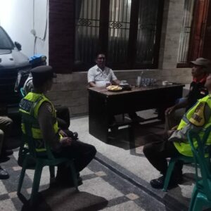 Patroli Dialogis Polsubsektor Brang Ene Jaga Kamtibmas di Kalimantong