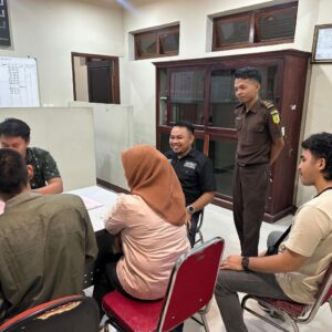 Satresnarkoba Polres Dompu Limpahkan Dua Tersangka Narkotika ke Kejaksaan Negeri Dompu