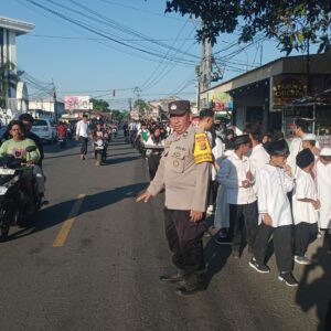 Pawai Khataman Al-Qur’an Meriah di Gerung, Ratusan Warga Turut Serta