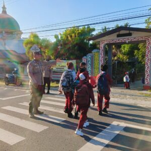 Wujud Nyata Kehadiran Polisi di Tengah Masyarakat, sebagai pelayan dan pelindung