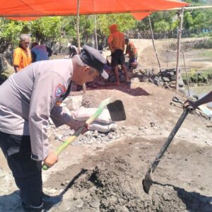 Polri Untuk Masyarakat, Bhabinkamtibmas Polsek Sanggar Gotong Royong Bersama Warga Binaan