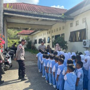 Kunjungan TK Negeri 2 Sekongkang ke Mapolsek Sekongkang, Dikenalkan Tugas dan Fungsi Polri