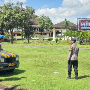 Polsek Gerung Intensifkan Patroli di Kantor Bupati dan DPRD Lombok Barat