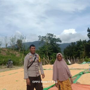 BHABINKAMTIBMAS DESA ADU DUKUNG PROGRAM KETAHANAN PANGAN NASIONAL