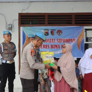 Si Propam Polres Bima Kota Berbagi Kebahagiaan dengan Anak Panti Asuhan Nurul Mubin
