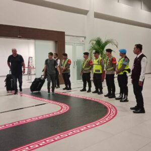 ‎Polres Loteng Amankan Kedatangan Riders Dan Crew MotoGP di Bizam. ‎