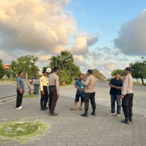 Polres Loteng Sambangi Obyek Wisata di Kuta Mandalika Pasca MotoGP 2025