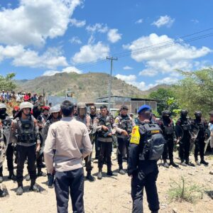 Polres Bima Kota Amankan Eksekusi Pengosongan Lahan di Desa Parangina Kecamatan Sape