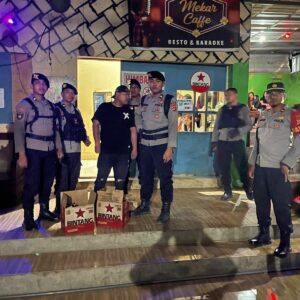 Polres Bima Kota Razia Miras di Café dan Tempat Hiburan Malam, Puluhan Botol Disita