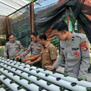 Sat Binmas Polres Bima Kota Laksanakan Kunjungan dan Pengecekan Lahan Pertanian di SMKPPN Bima