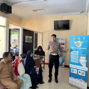Satlantas Polres Dompu Edukasi Warga Terkait Administrasi Kendaraan