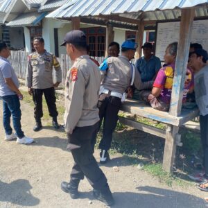 Polsek Taliwang Gelar Patroli Dialogis di Pelabuhan Lalar: Polisi Humanis, Dekat dengan Warga