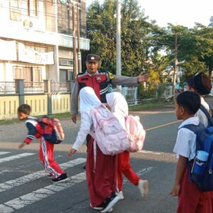 Bhabinkamtibmas Desa Goa Laksanakan Giat Rawan Pagi di SDN Goa, Wujud Kepedulian Terhadap Keselamatan Pelajar