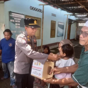 Aksi Humanis Polres Lombok Barat Sentuh Hati Warga Kuranji Dalang