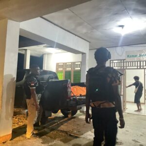 Satgas Ops Damai Cartenz Beserta Polres Yahukimo Evakuasi Korban Penganiayaan di Yahukimo, Diduga Ulah Simpatisan KKB