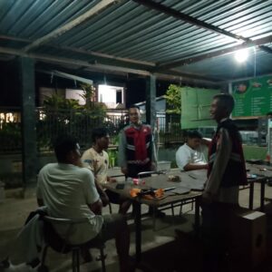 Polsek Sekongkang Gelar Patroli Dialogis, Kedepankan Komunikasi Humanis Jaga Kamtibmas Bersama Warga