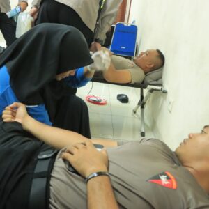 Humas Polres Sumbawa Barat Gelar Donor Darah dalam Rangka HUT Humas Polri ke-74