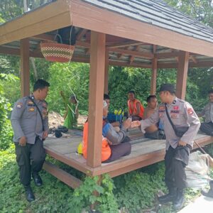 Polsek Taliwang Gelar Patroli, Perkuat Sinergi dengan Masyarakat Demi Stabilitas Kamtibmas