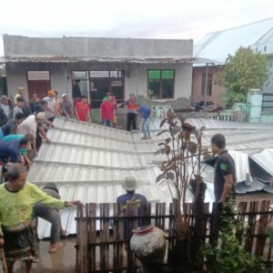 Diterjang Puting Beliung, Rumah Warga di Moyo Utara Alami Kerusakan Parah