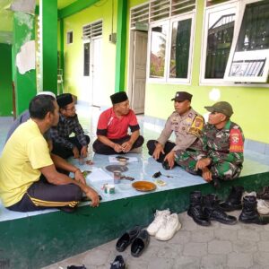 POLRES LOMBOK TENGAH GELAR PATROLI DIALOGIS, AJAK MASYARAKAT JAGA KAMTIBMAS