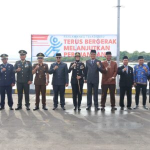 Kapolres Sumbawa Pimpin Upacara Tabur Bunga di Laut, Peringati Hari Pahlawan 10 November 2025