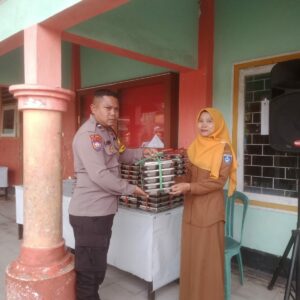 BHABINKAMTIBMAS DESA JANAPRIA MONITORING PENYALURAN MAKANAN BERGIZI GRATIS (MBG)